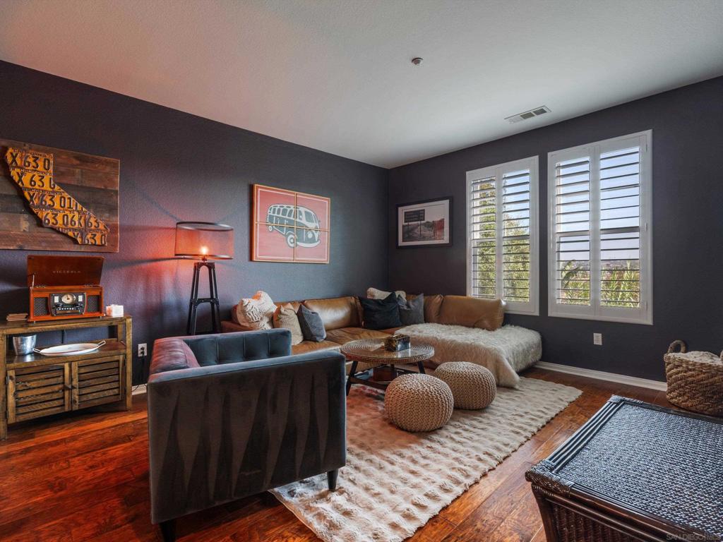 790 Harbor Cliff Way 191