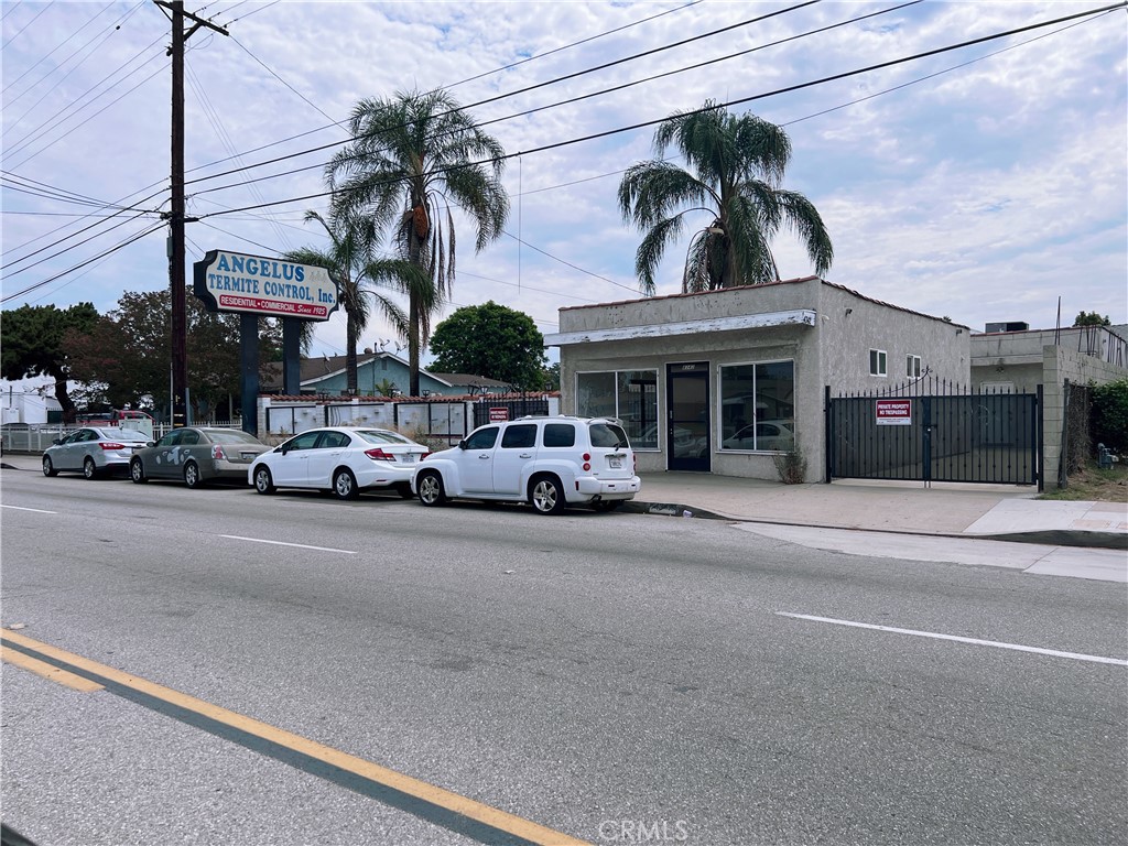 Rare opportunity to lease this commercial property. Ideal for contractor’s yard. Available for lease ±2,600 square feet of interior commercial space. 4342 Peck Road has a total 2 buildings sitting on a ±14,504 SF lot. The 1st building is ±800 sq. ft., with a large retail space, a private restroom, a outside patio area and a large side yard parking space. The 2nd building is ±1,800 sq. ft., with 2 offices, a garage, a storage, small kitchen, and a private restroom with shower. Property provides a business owner storefront visible with high traffic count on Peck Road with street signage, 2 drive-in gates on the front and side of the building, large private yard, and 8 parking spaces. The property’s MIXED/MULTIUSE zoning provides a wide range of uses, such as automobile parking lot, an array of retail/office uses, restaurant, professional office, and Live/work, Laundry and use permitted in the C-1, C-2, and C-O zones. Tenant to verify all information herein. Broker/Agent and Owner does not guarantee its accuracy.