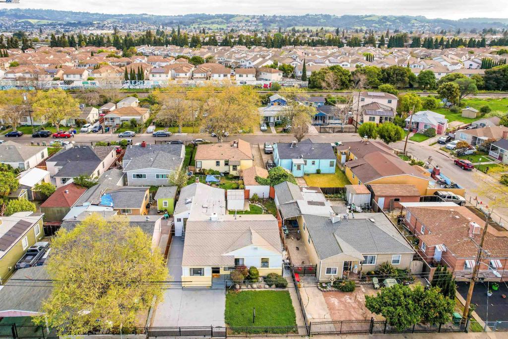 SOBRANTE PARK - Residential