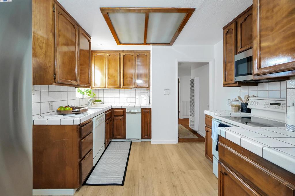 SOBRANTE PARK - Residential