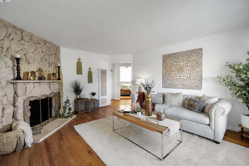 SOBRANTE PARK - Residential