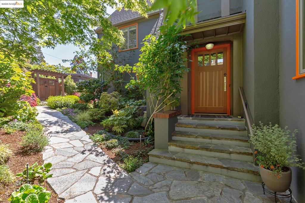 CLAREMONT - Residential