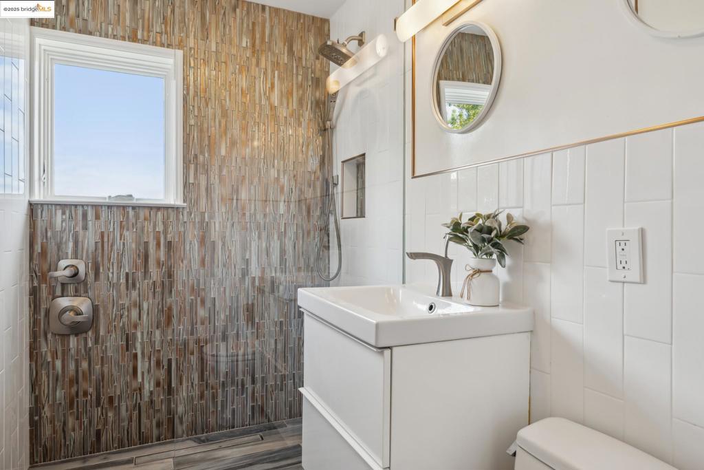 CLAREMONT - Residential