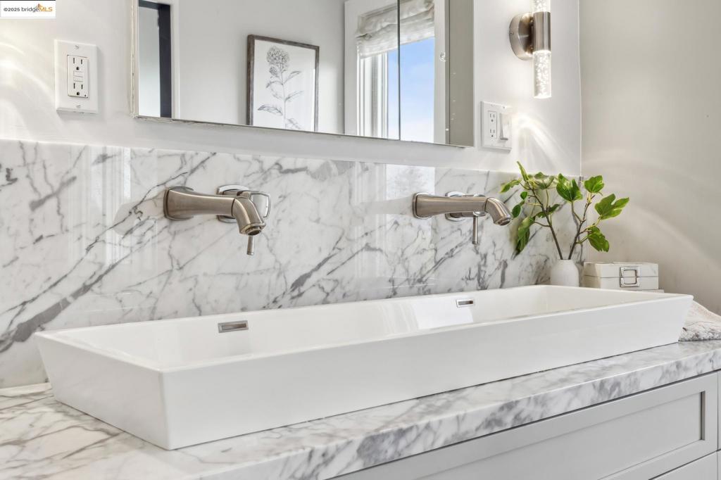 CLAREMONT - Residential