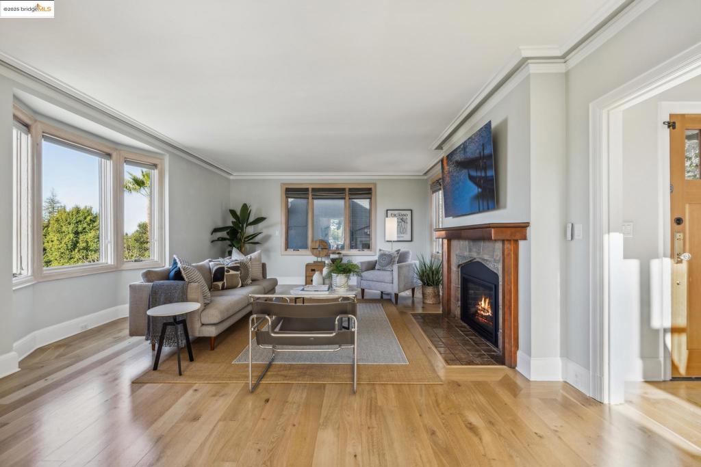 CLAREMONT - Residential