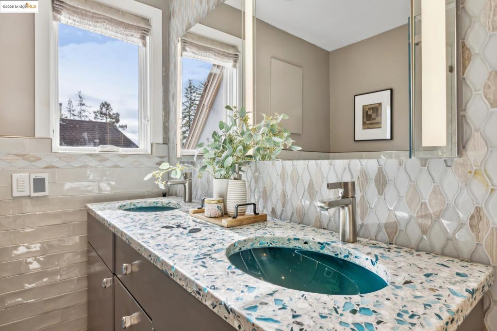 CLAREMONT - Residential