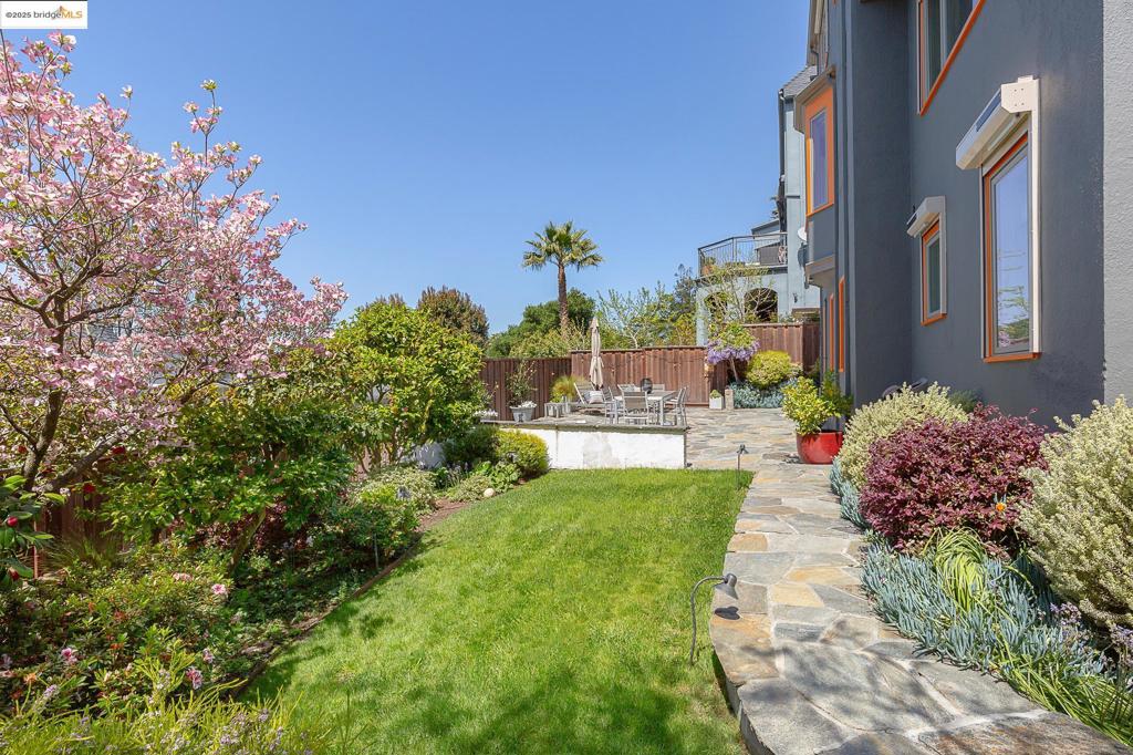 CLAREMONT - Residential