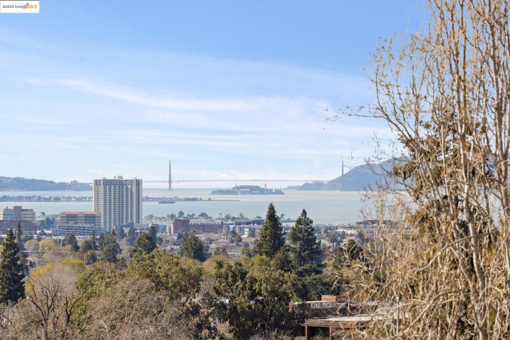 CLAREMONT - Residential