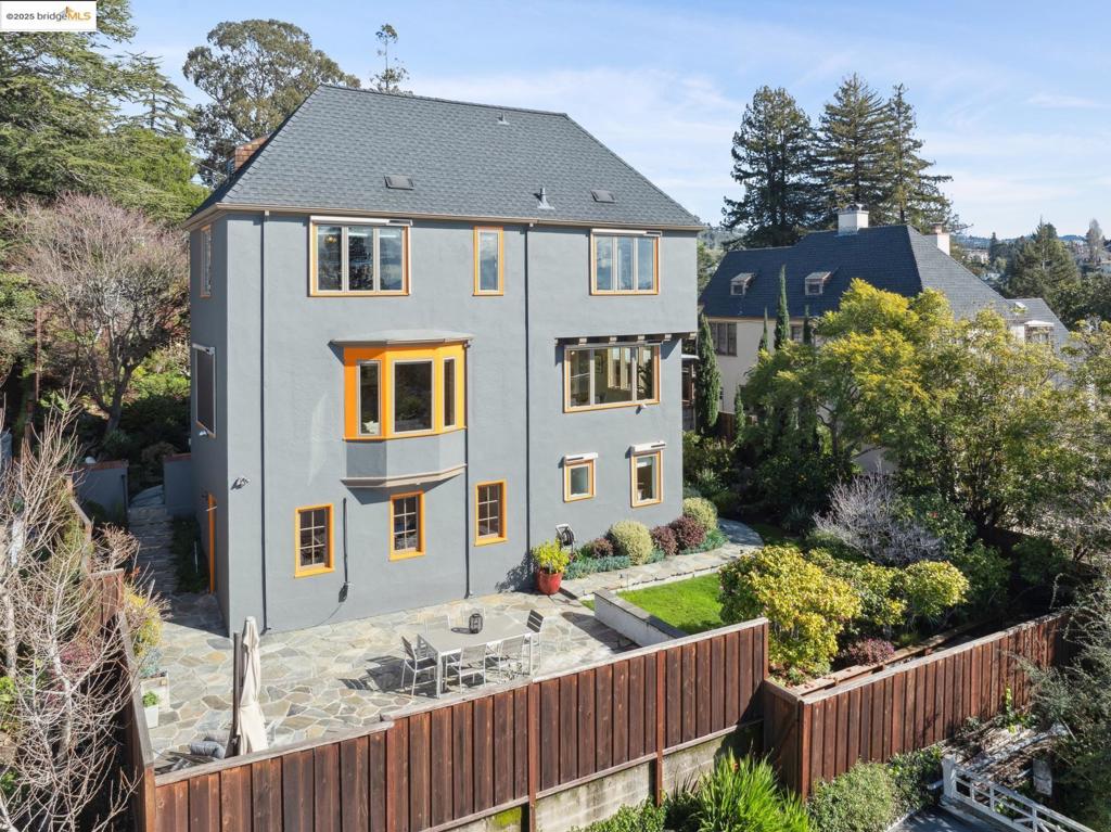 CLAREMONT - Residential