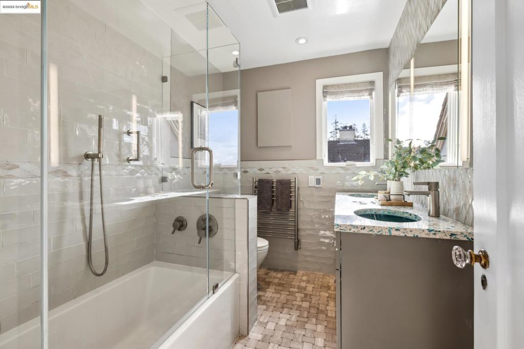 CLAREMONT - Residential