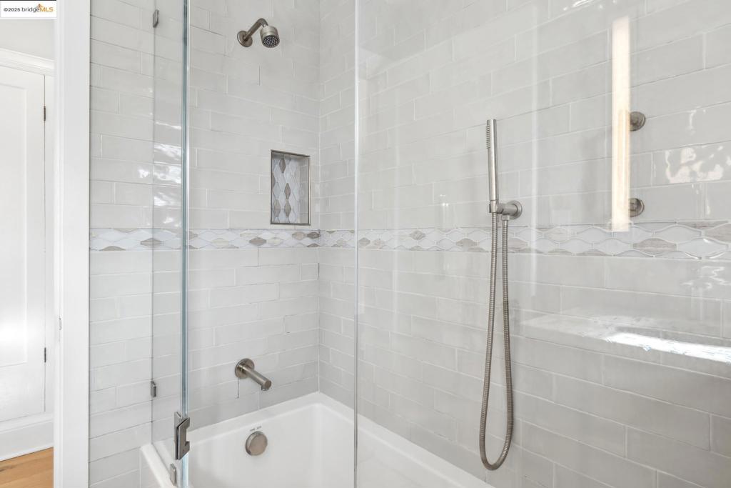 CLAREMONT - Residential