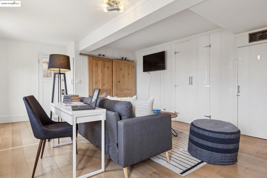 CLAREMONT - Residential