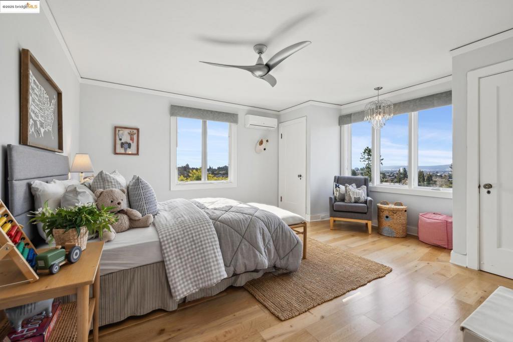 CLAREMONT - Residential