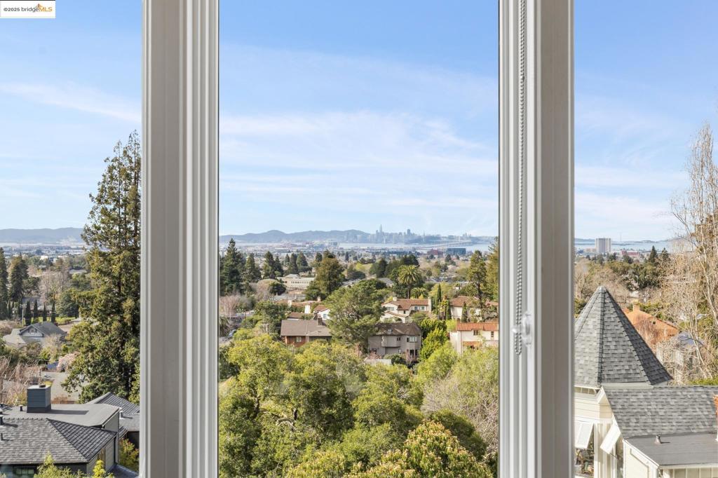 CLAREMONT - Residential