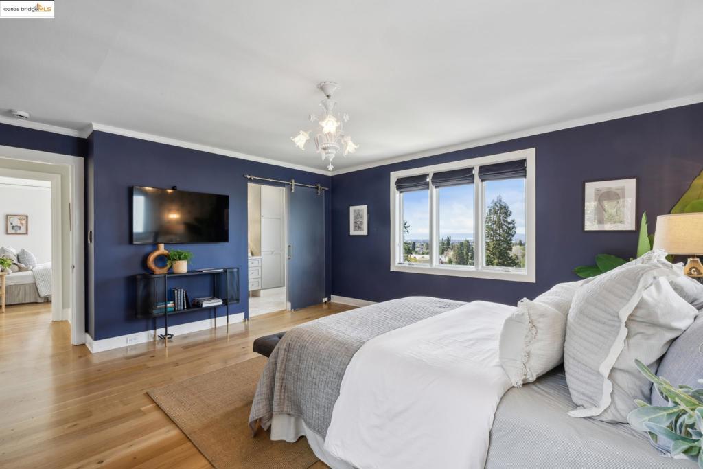 CLAREMONT - Residential