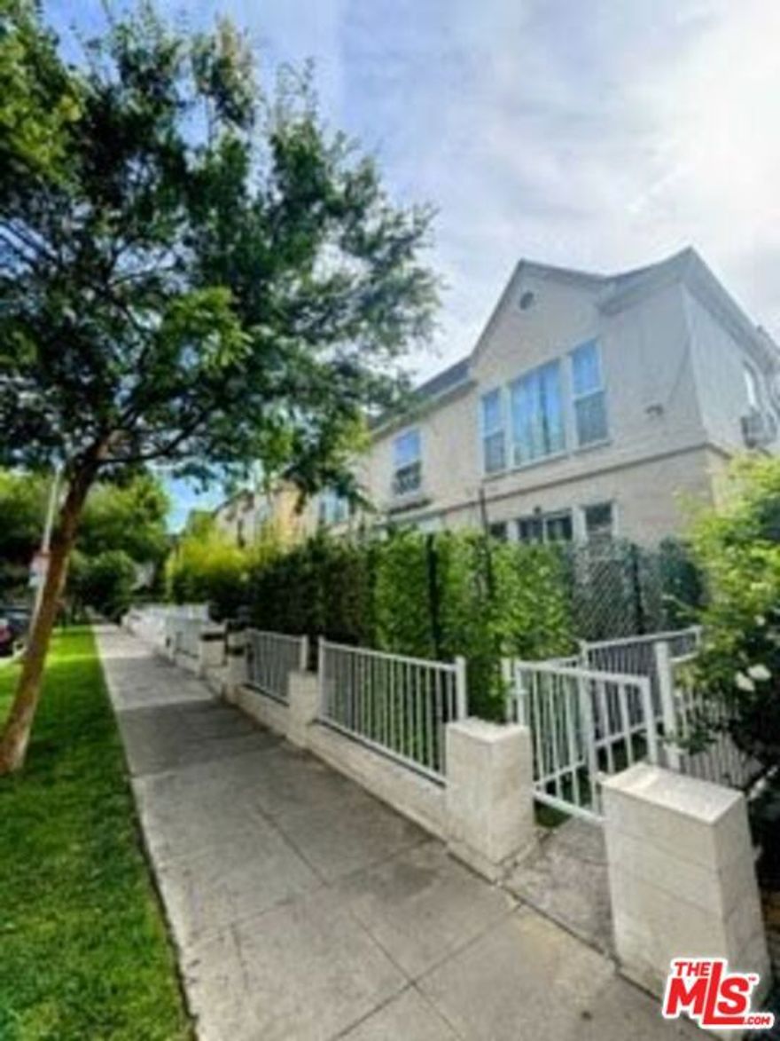Best opportunity to live in the heart of Beverly Hills. Welcome to this adorable & Charming one bedroom apartment waiting to be your new place.  Small 12-unit building. Hardwood floors throughout.  Remodeled kitchen & bathroom.  Beverly Hills schools District and sought after community. Minutes to restaurants, shops, hotels, markets and also close vicinity to Cedar Sinai hospital.  If you need Furnished, we can accommodate for an additional fee. All unitalities are an additional $250 which includes, water, trash, electricity and gas.  Parking available upon request for an additional fee.