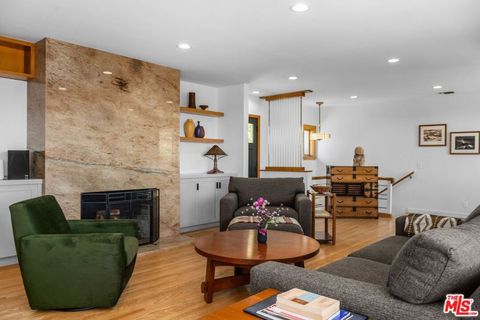 Photo of 13201 Cheltenham Drive, Sherman Oaks, CA 91423 (MLS # 25613423)