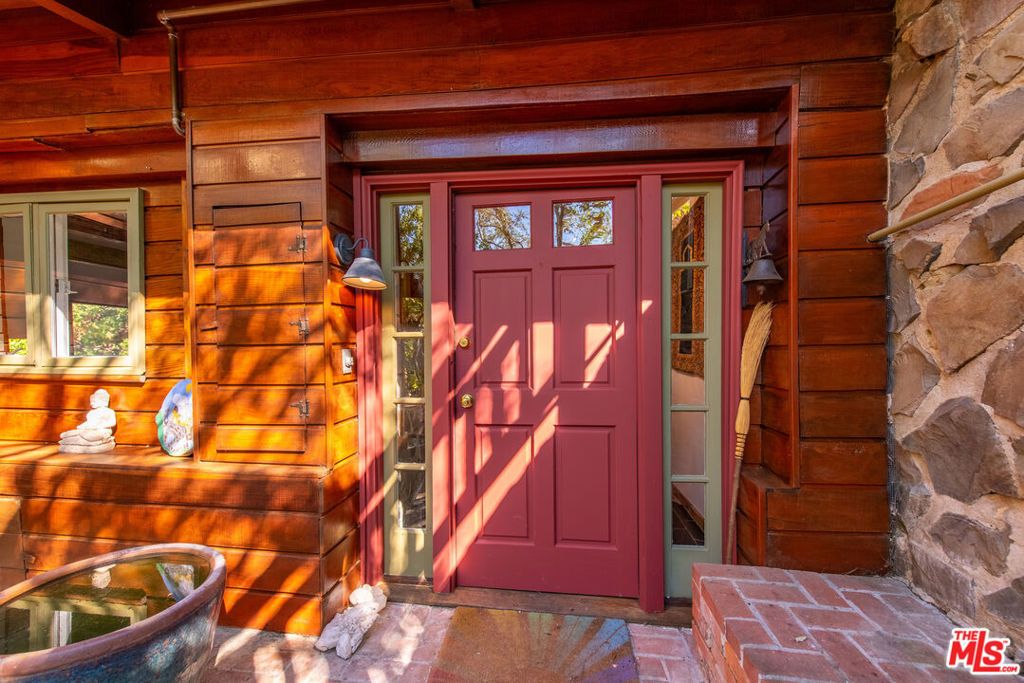 Photo of 1328 Fernwood Pacific Drive, Topanga, CA 90290 (MLS # 26663337)