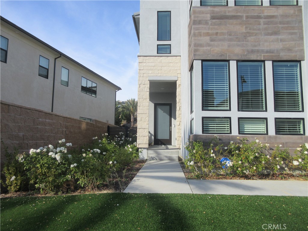 20601 W Hummingbird Court