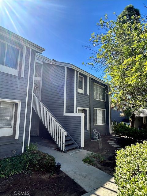 Photo of 25307 Pine Creek Ln, Wilmington, CA 90744 (MLS # SB25241673) Photo of 25307 Pine Creek Ln, Wilmington, CA 90744 (MLS # SB25241673)