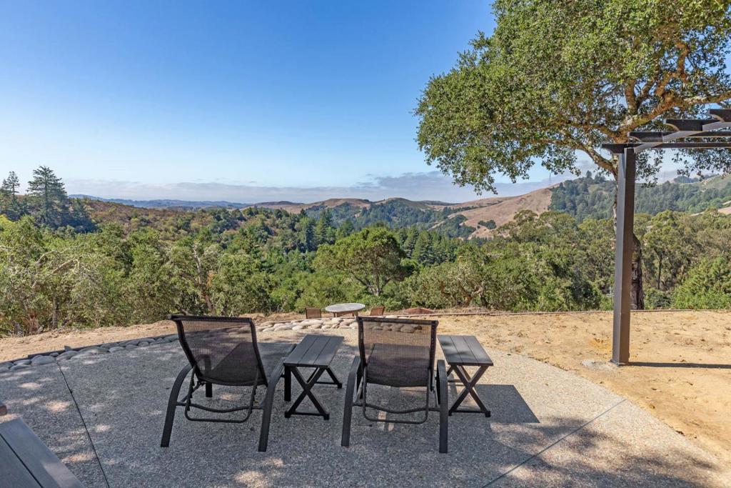 Ideal setting to build your dream home. Large 3000 sq. ft metal shop on site. Building sites for house, guest house, and barn. The most spectacular views in all directions and total privacy. Minutes to Skylonda center and Alices restaurant. Quiet setting off highway 84 on a quiet country lane. These sites rarely come available in this premium location with views and privacy.