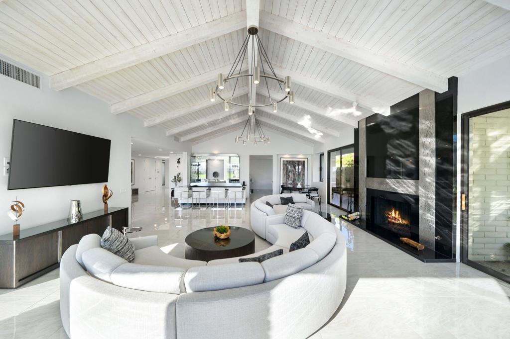 39 Mayfair Drive