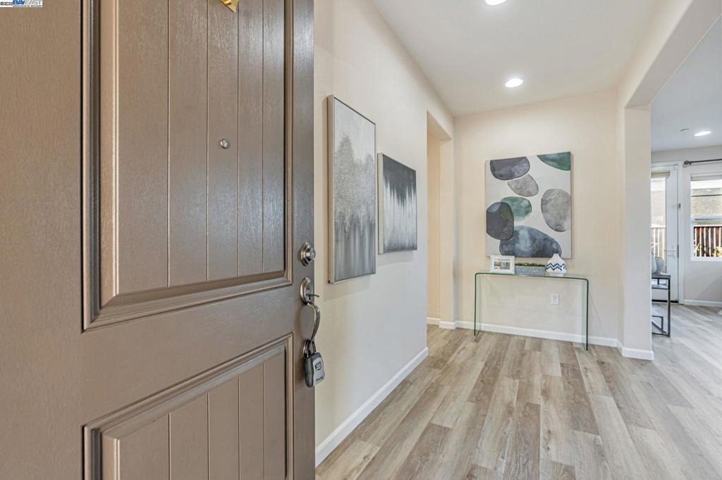 5801 Flora Cmn