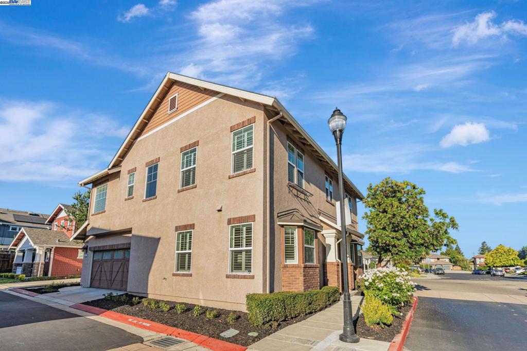 5801 Flora Cmn