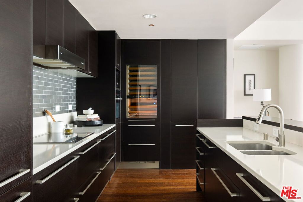 Photo of 6250 Hollywood Boulevard #5N, Los Angeles, CA 90028 (MLS # 25614089)