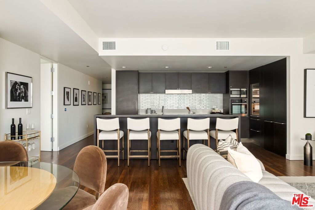 Photo of 6250 Hollywood Boulevard #5N, Los Angeles, CA 90028 (MLS # 25614089)