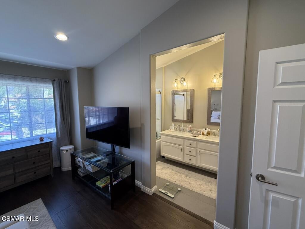 Capri West Oaks Park-832 - 832 - Residential Lease