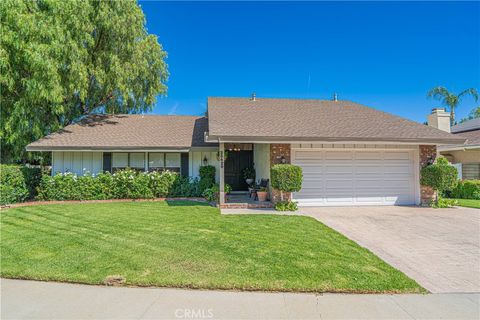 Photo of 23429 Via Elisandra, Valencia, CA 91355 (MLS # SR26115092)