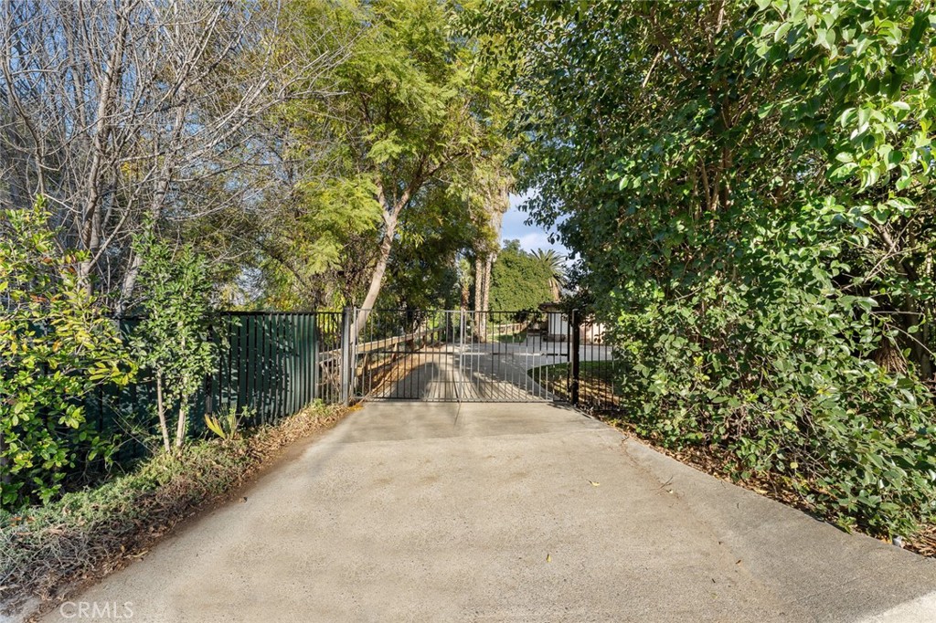 555 Terracina Boulevard