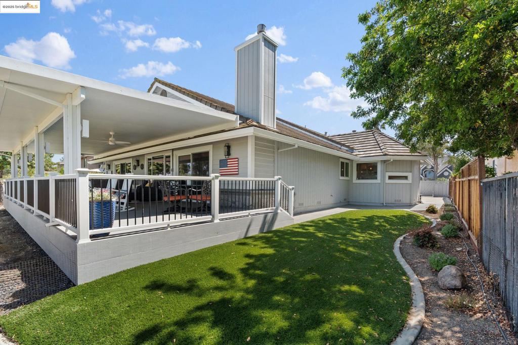 DISCOVERY BAY COUNTRY CLUB - Residential