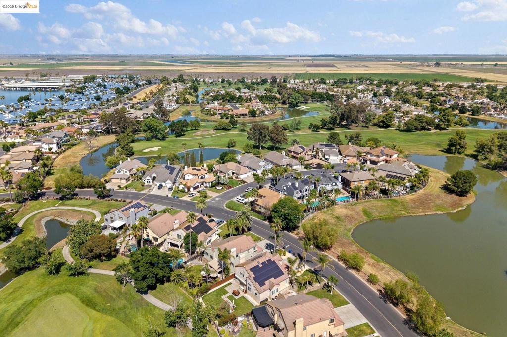 DISCOVERY BAY COUNTRY CLUB - Residential