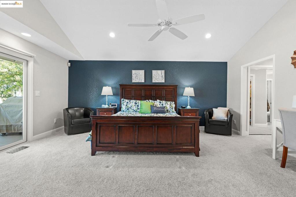 DISCOVERY BAY COUNTRY CLUB - Residential