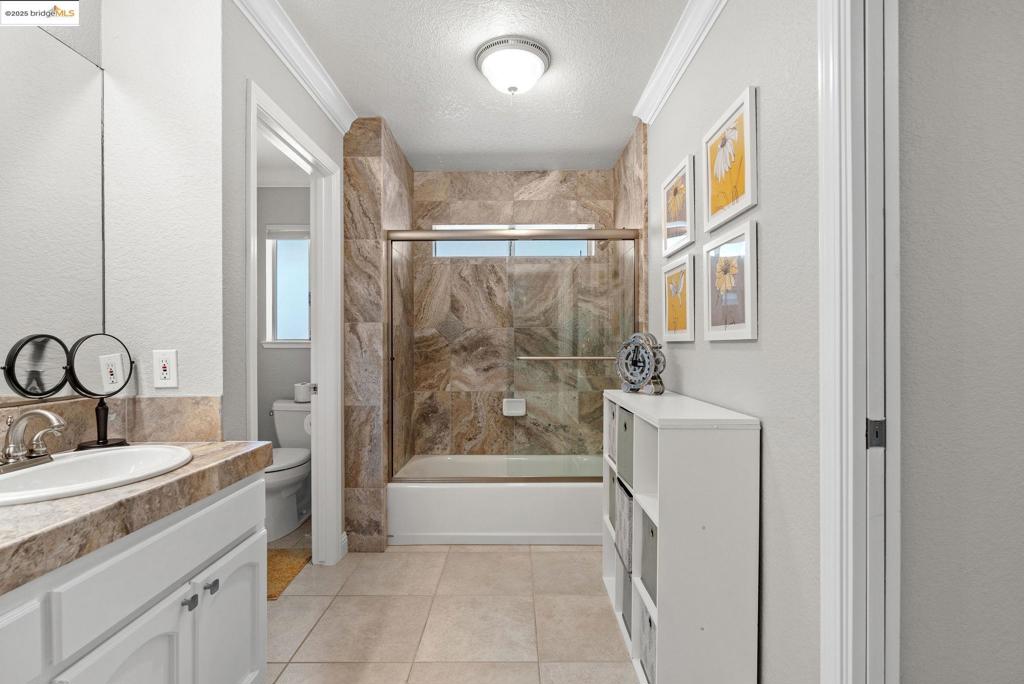 DISCOVERY BAY COUNTRY CLUB - Residential