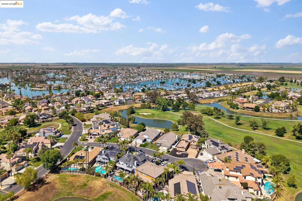 DISCOVERY BAY COUNTRY CLUB - Residential