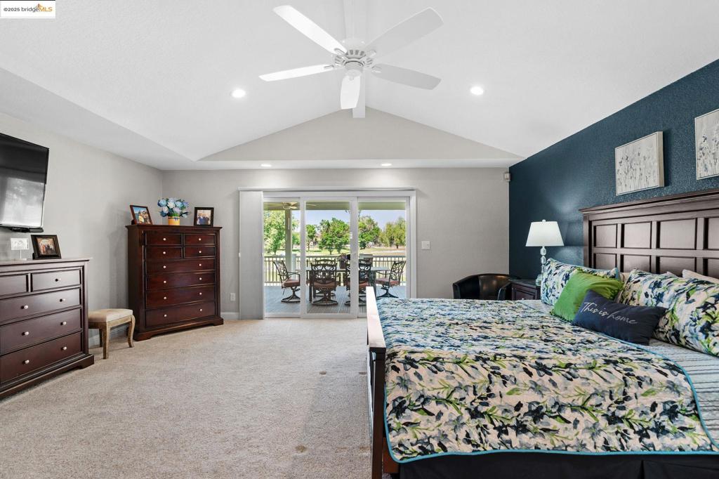 DISCOVERY BAY COUNTRY CLUB - Residential