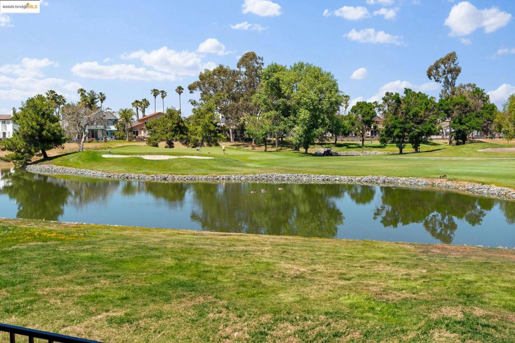 DISCOVERY BAY COUNTRY CLUB - Residential