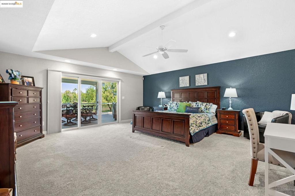 DISCOVERY BAY COUNTRY CLUB - Residential