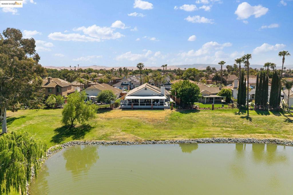 DISCOVERY BAY COUNTRY CLUB - Residential