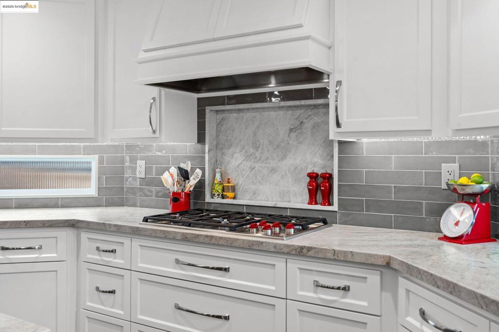 DISCOVERY BAY COUNTRY CLUB - Residential