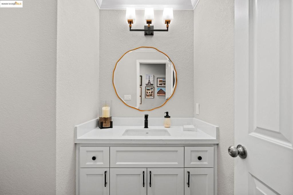 DISCOVERY BAY COUNTRY CLUB - Residential