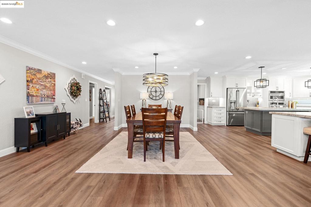 DISCOVERY BAY COUNTRY CLUB - Residential