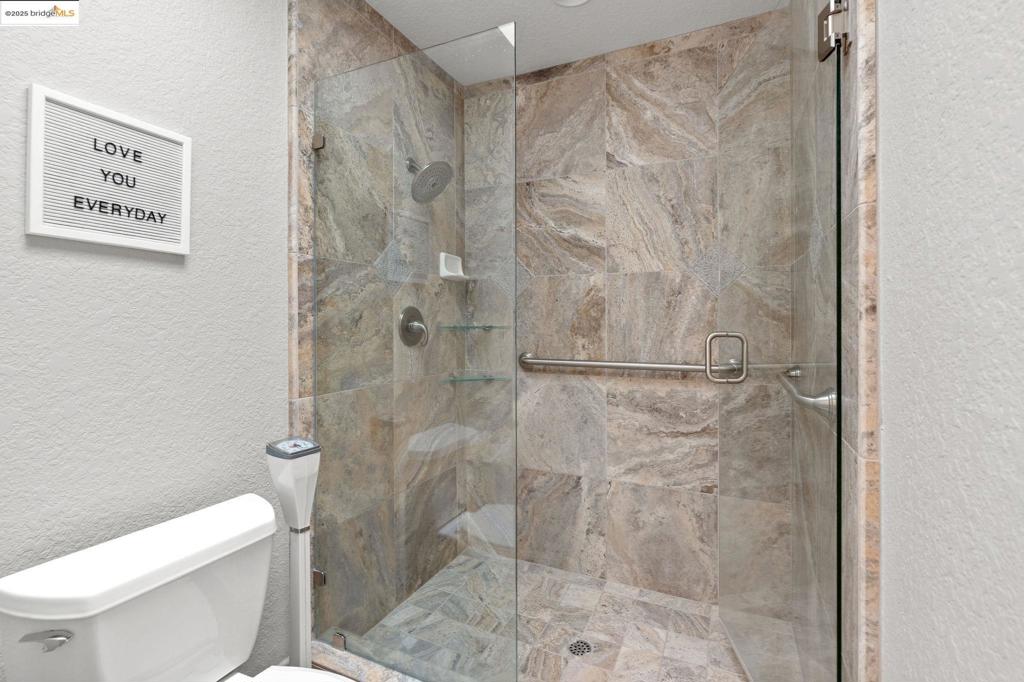 DISCOVERY BAY COUNTRY CLUB - Residential