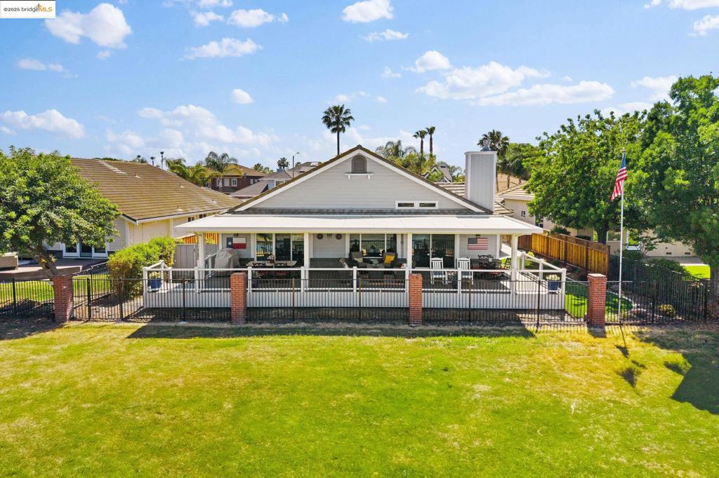 DISCOVERY BAY COUNTRY CLUB - Residential