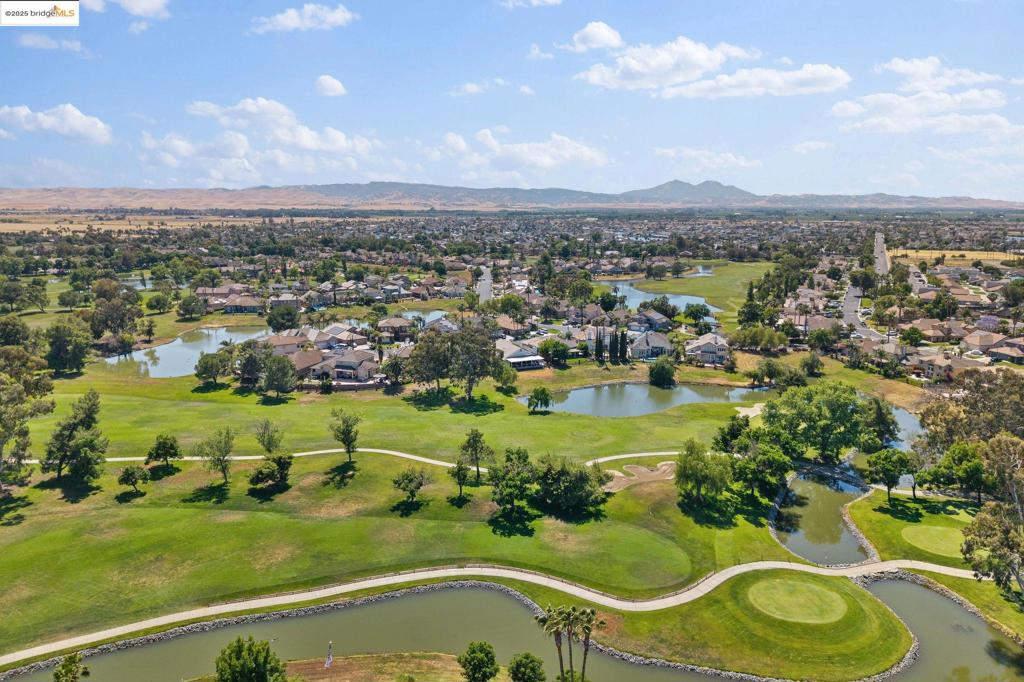 DISCOVERY BAY COUNTRY CLUB - Residential