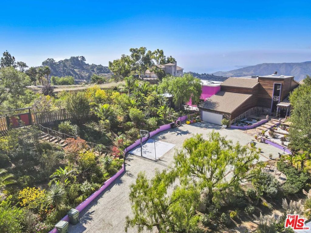 Photo of 231 Loma Metisse Road, Malibu, CA 90265 (MLS # 25612245)