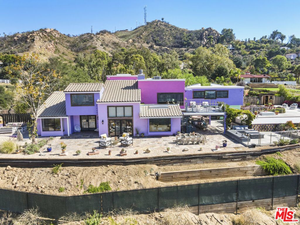 Photo of 231 Loma Metisse Road, Malibu, CA 90265 (MLS # 25612245)